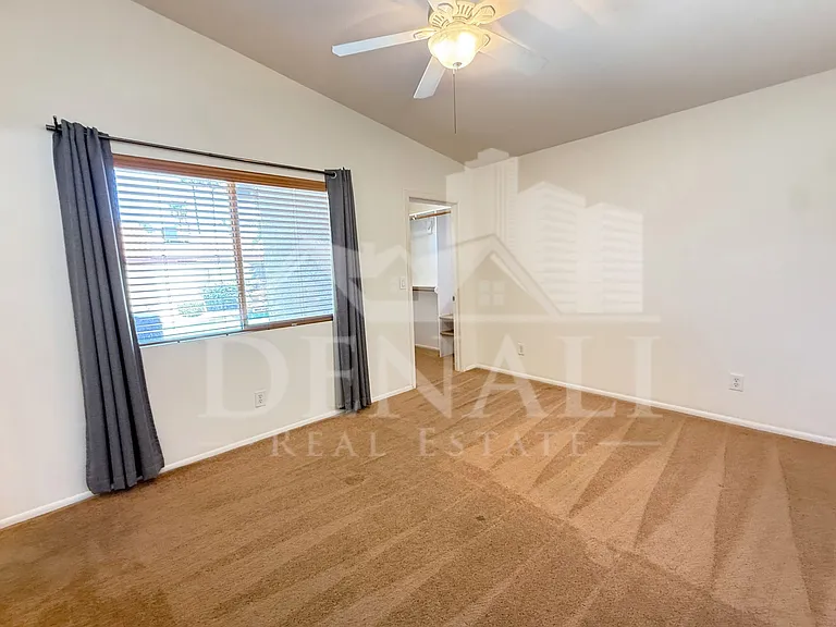 2102 W Knox Rd — Photo 17