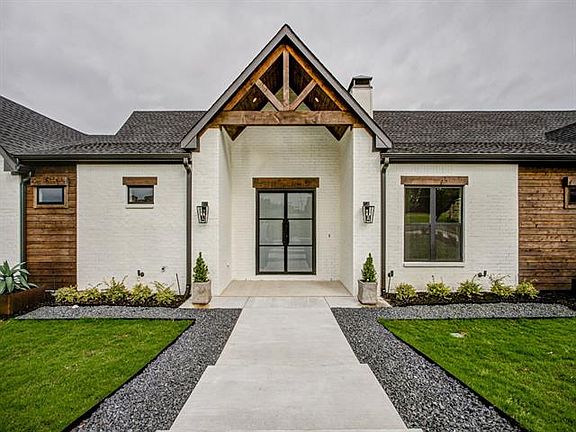 3rd image of 1000 Woodbridge Pl
