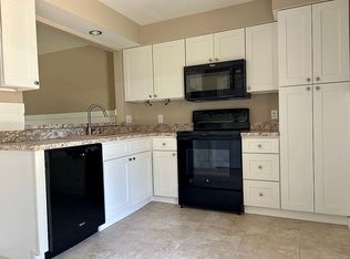 10 SE Kings Bay Dr APT 4, Crystal River, FL 34429