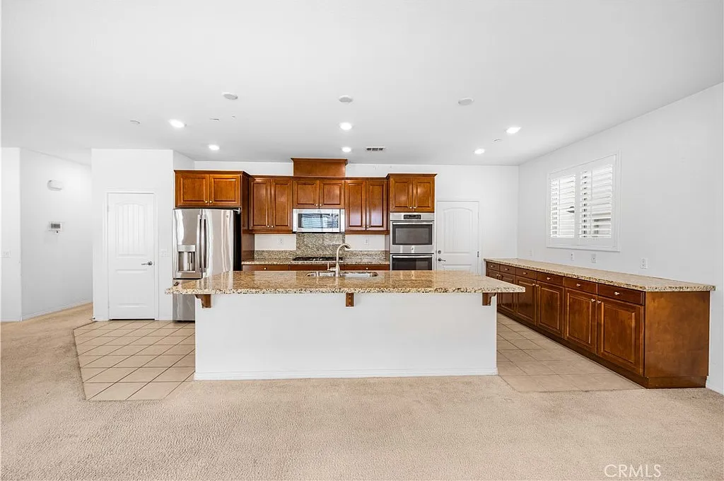 4 bed, 3.5 bath, 2684 sqft, $3,600 — Photo 4