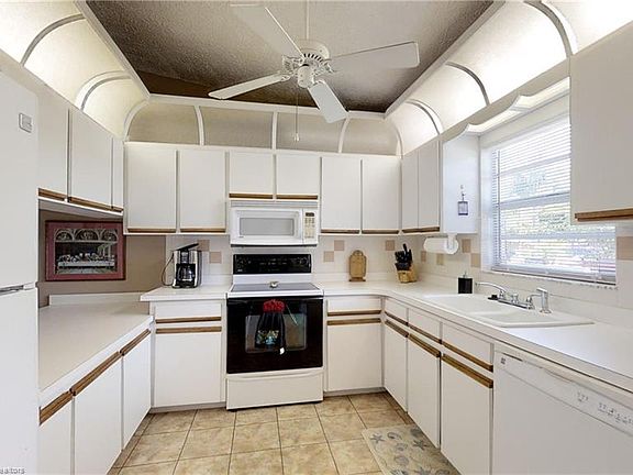 3rd image of 155 Fairway Dr