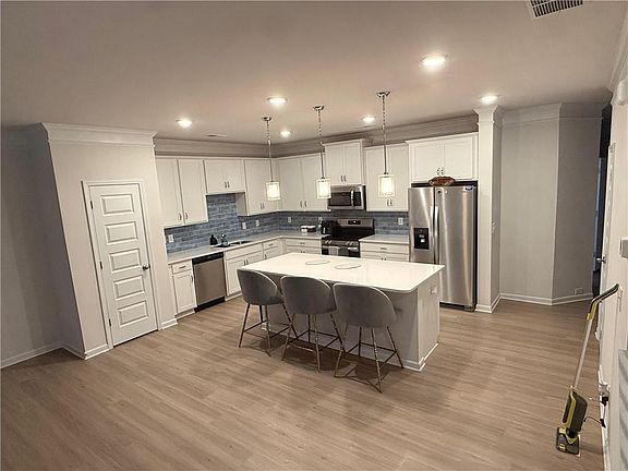 2nd image of 3587 Fairhaven Dr