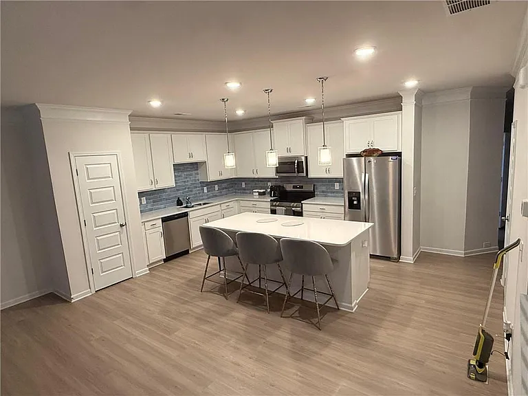3587 Fairhaven Dr — Photo 2