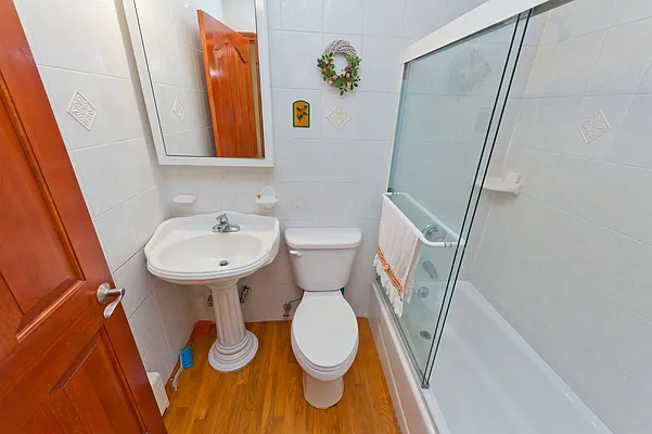 Rented by Compass | media 53