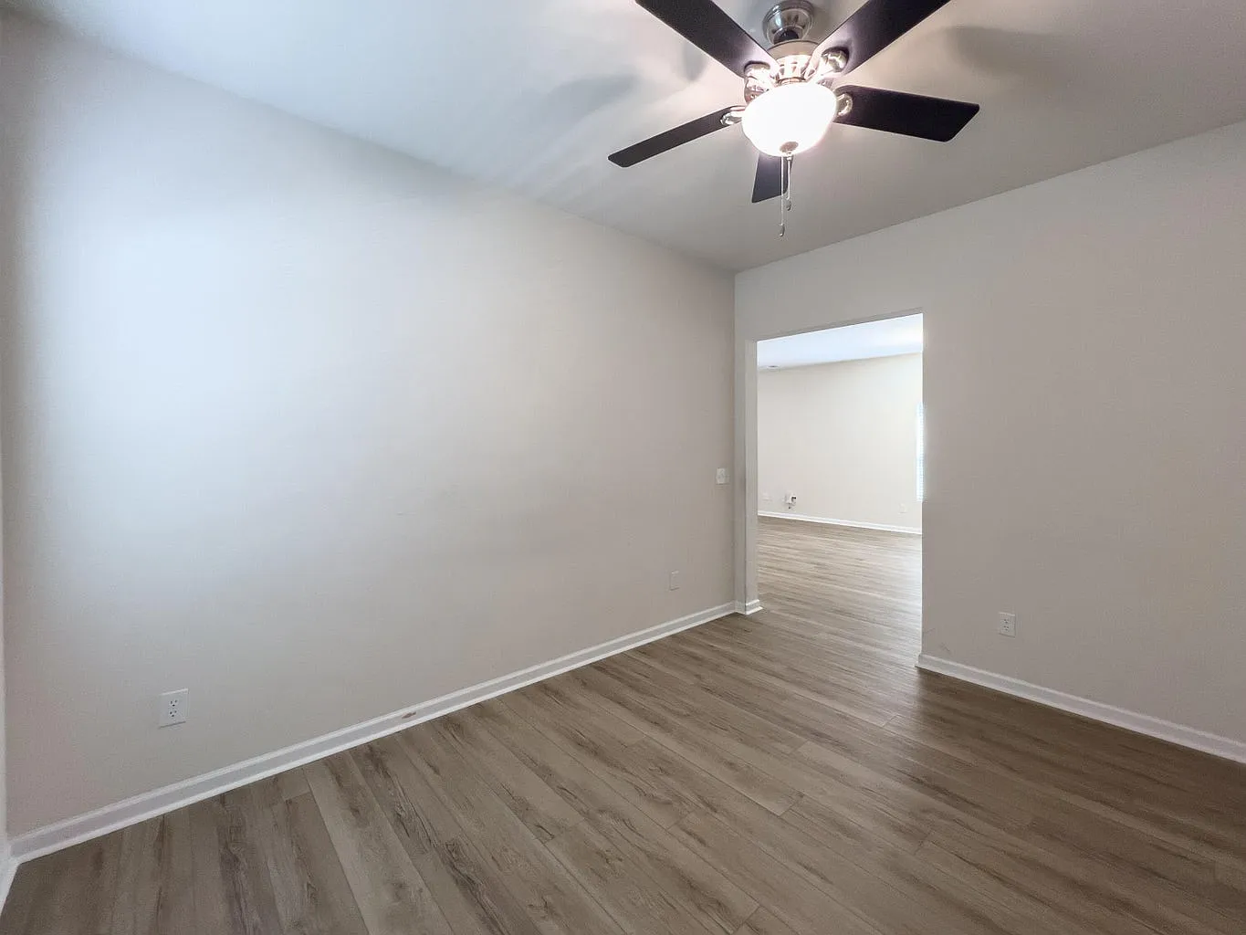 4 bed, 2370 sqft, $2,400 — Photo 2