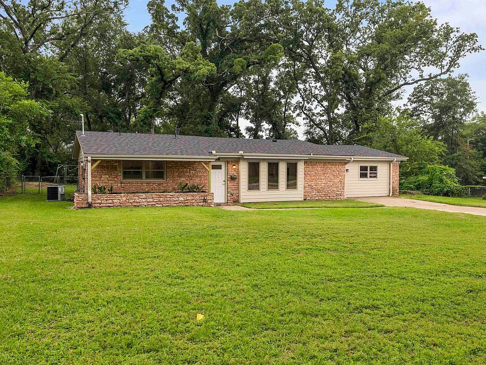 1st image of 2913 Rollingwood Dr
