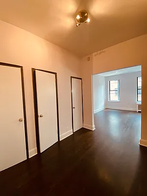 Rented by Metropolis Real Estate of Manhattan | media 19