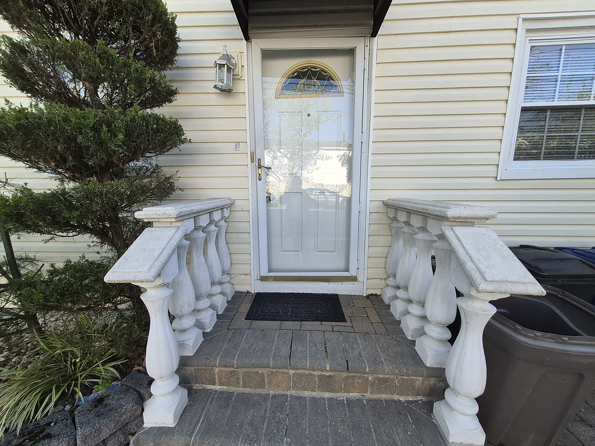 Building Photo - 99 Harold St #2