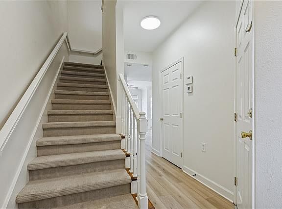 2nd image of 1003 Old Metairie Pl