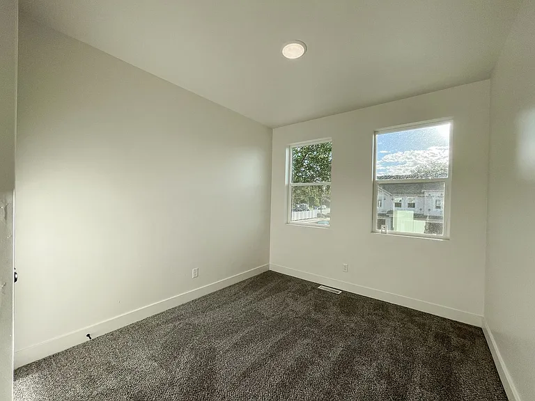 Bluffview Townhomes — Photo 20