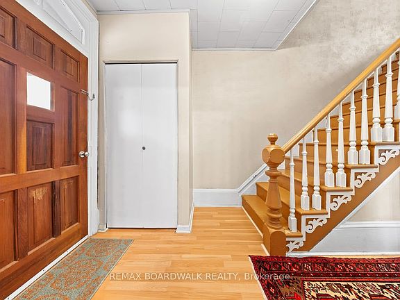 3rd image of 152 Townline Rd E