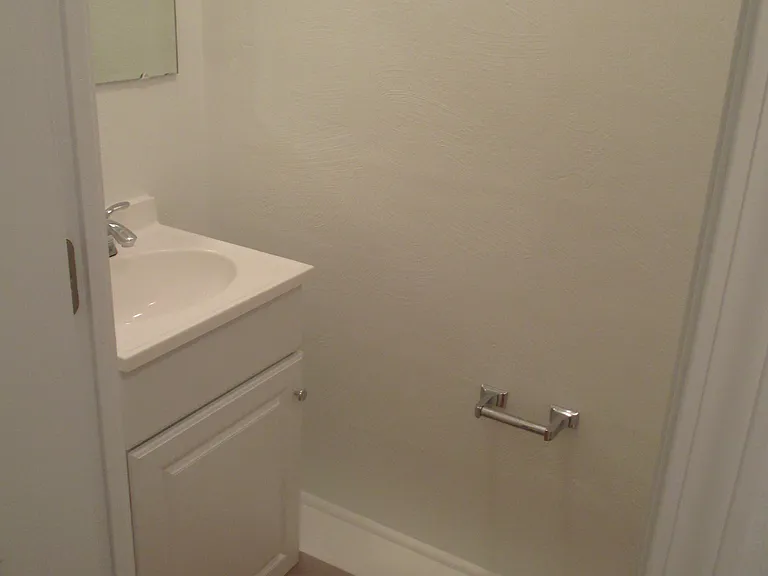 417 Brown Ave — Photo 8