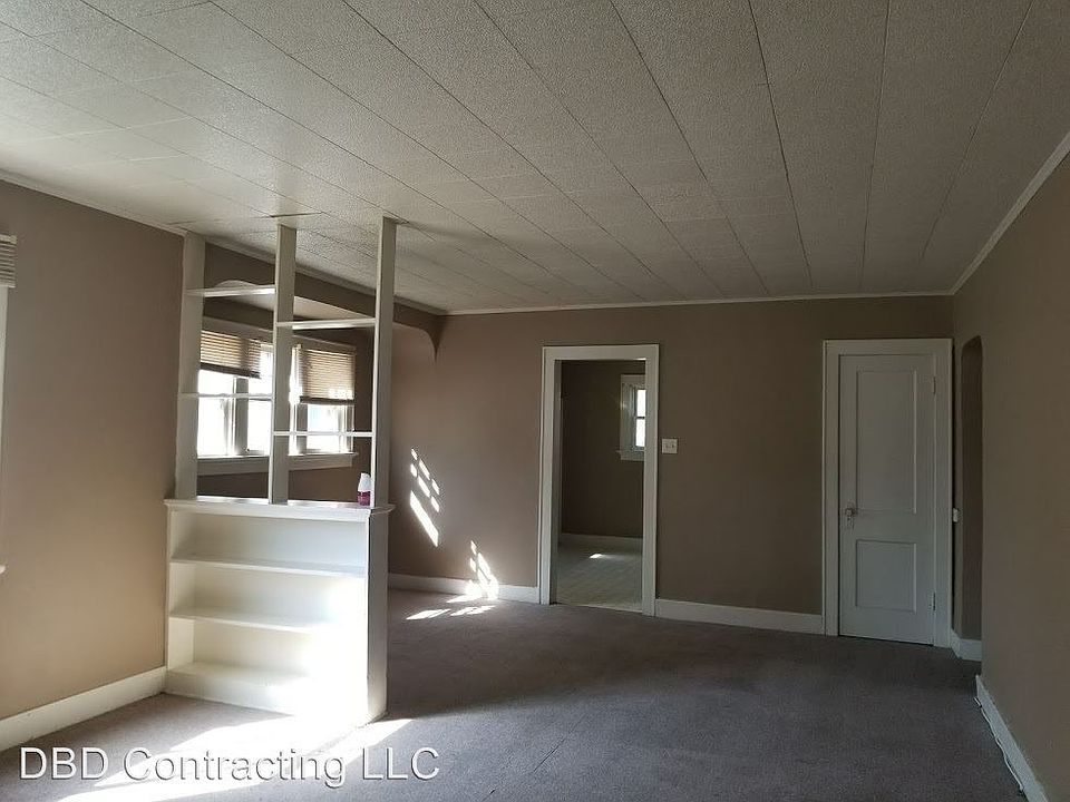 2nd image of 2938 Lillie St