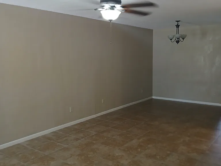 5101 Middlecoff Rd — Photo 7