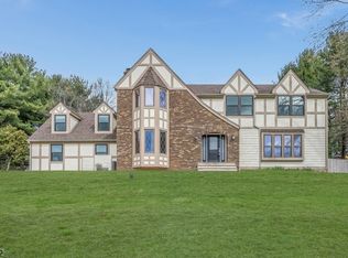 4 Stanton Grange Rd, Lebanon, NJ 08833