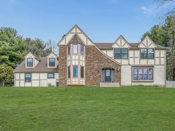 4 Stanton Grange Road, Clinton Twp., NJ 08833