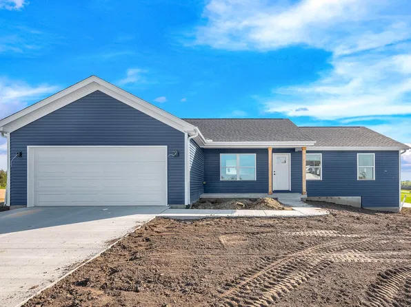 503 Travis Dr, Carlock, IL 61725