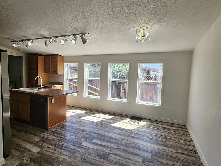 21533 W Laura St — Photo 5