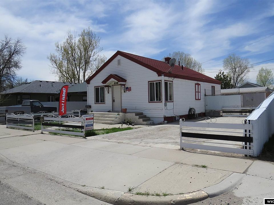 1st image of 214 S 2nd St E