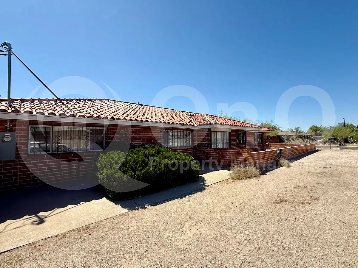 4 bed, 3.0 bath, 2392 sqft, $2,800 — Photo 3