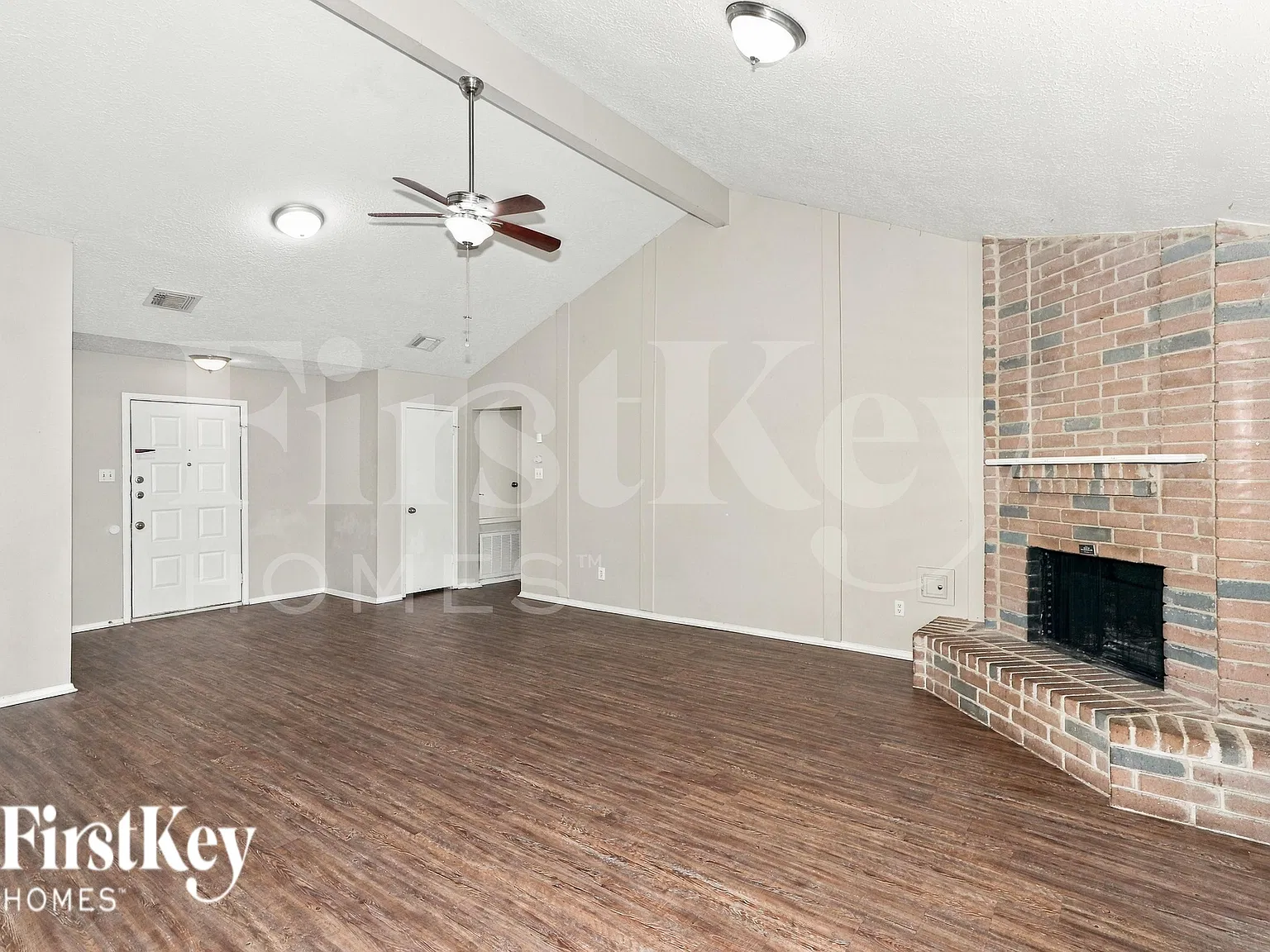 3 bed, 2.0 bath, 1636 sqft, $1,625 — Photo 2