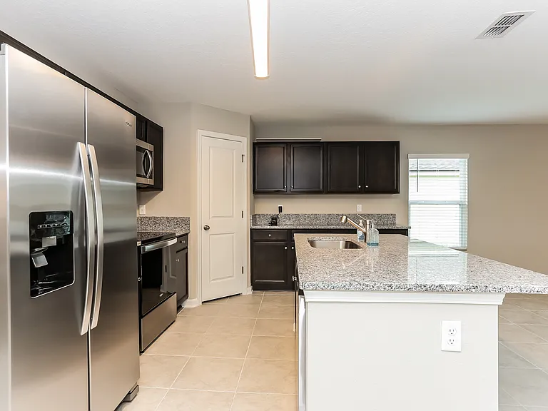 9208 Joannes Way — Photo 6