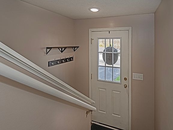 2nd image of 139 Cole Ct