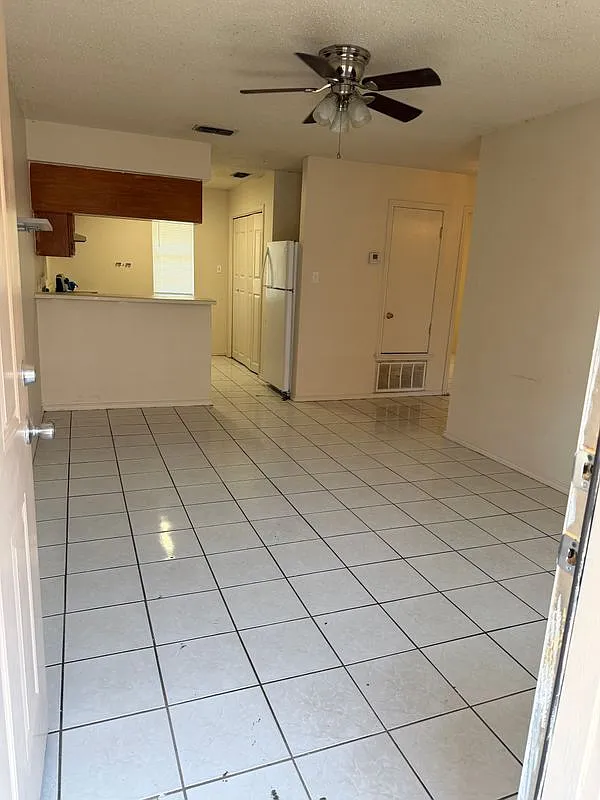 Building Photo - 2605 Springfield Ave #4