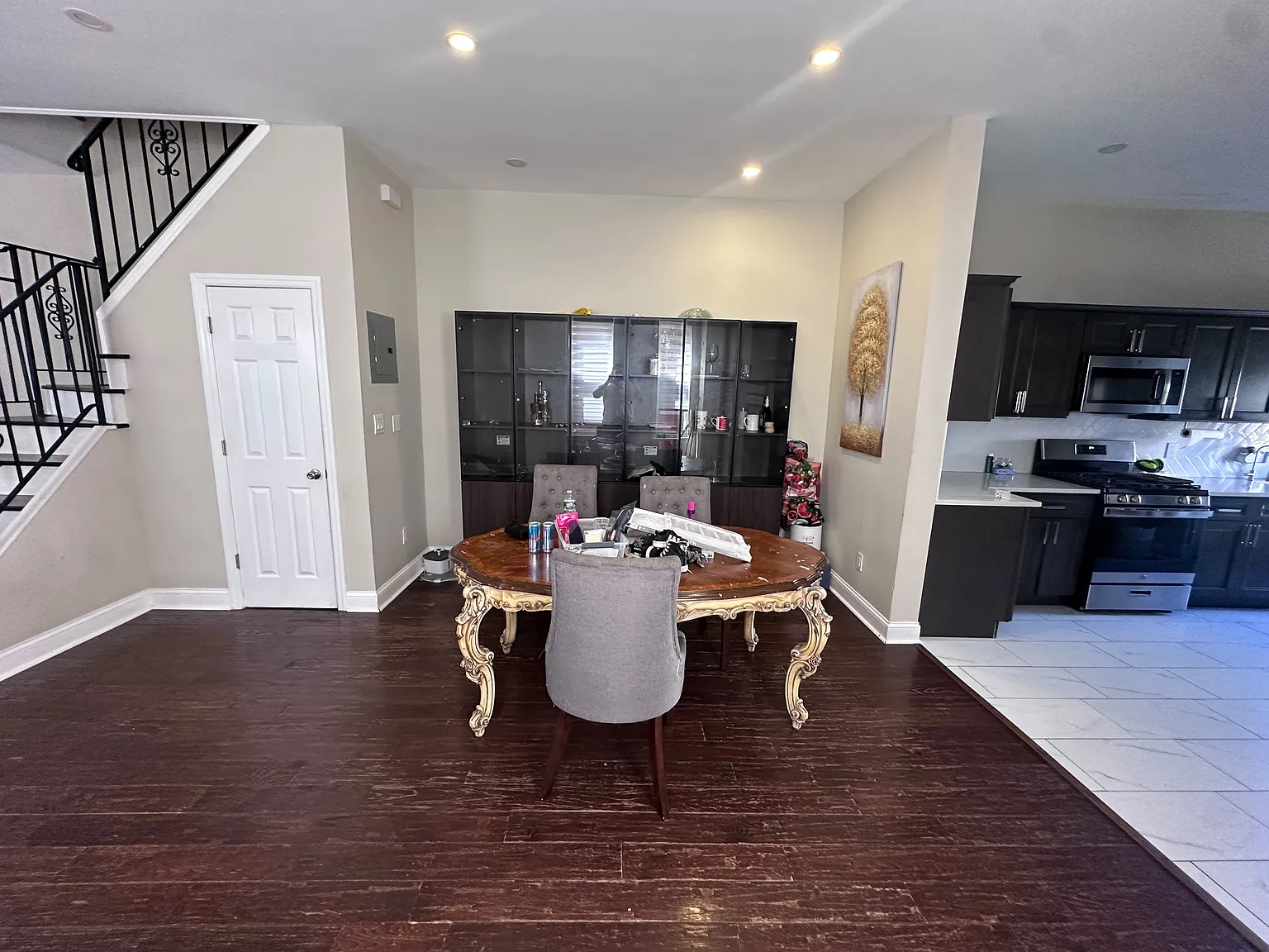 276 Armstrong Ave — Photo 3