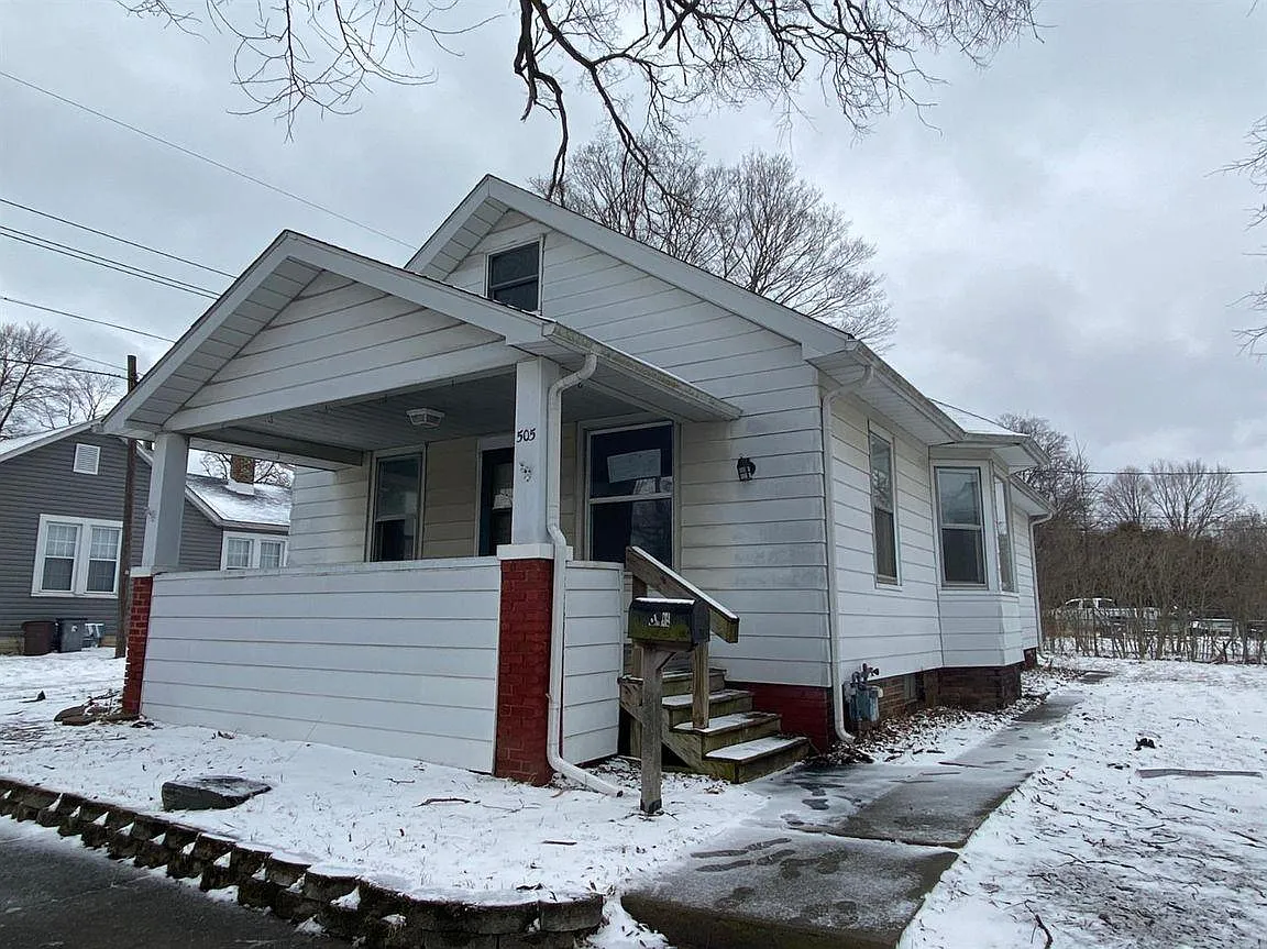 505 4th St photo 1