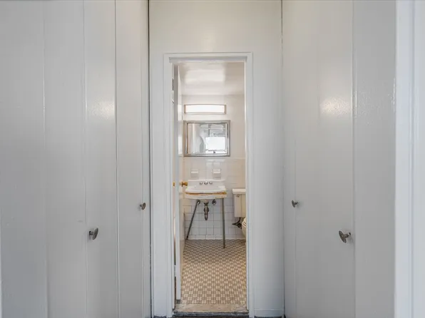 89-15 Parsons Boulevard image 5 of 17