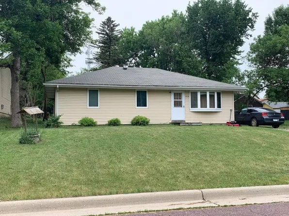 1215 E Lake Blvd, Worthington, MN 56187