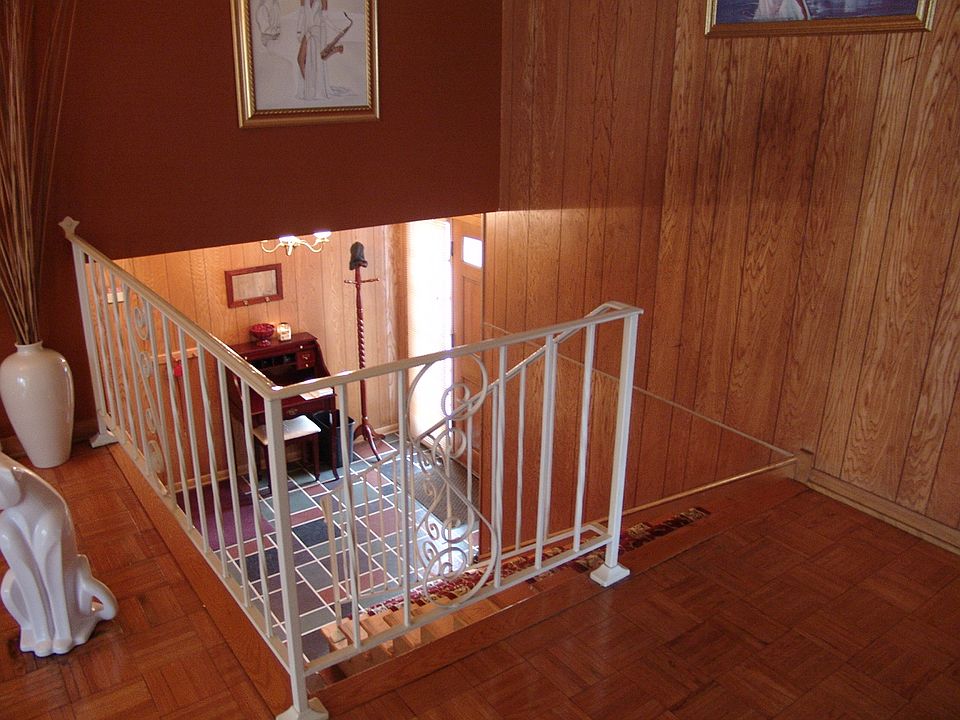 1st image of 411 N Pleasant Dr