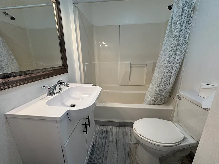 130 Roosevelt Ave #5 — Photo 15