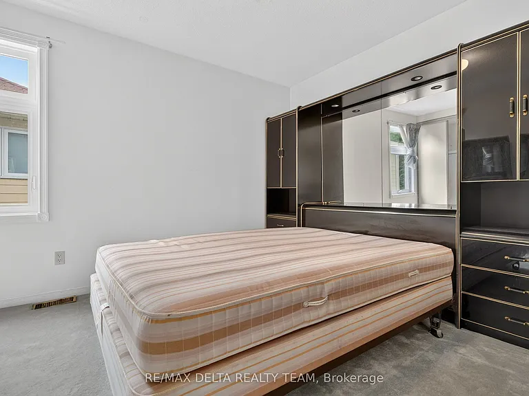 13 Sherk Cres — Photo 18