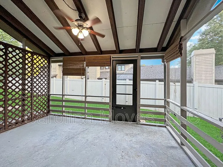 419 Sparrow Hawk Ct — Photo 18