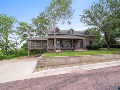 587 W 2nd St, Parker, SD, 57053