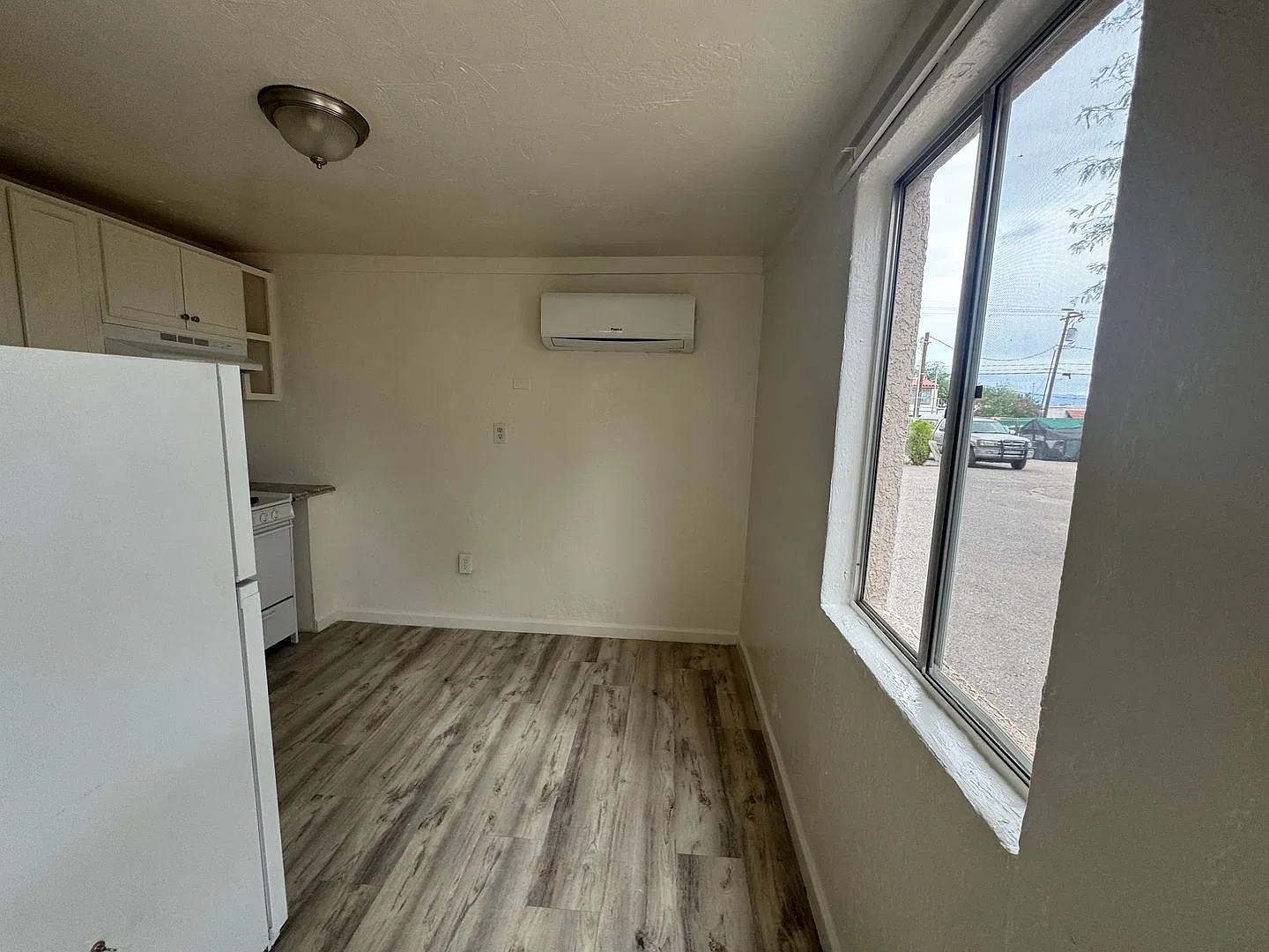 Stagecoach Apartments — Photo 3