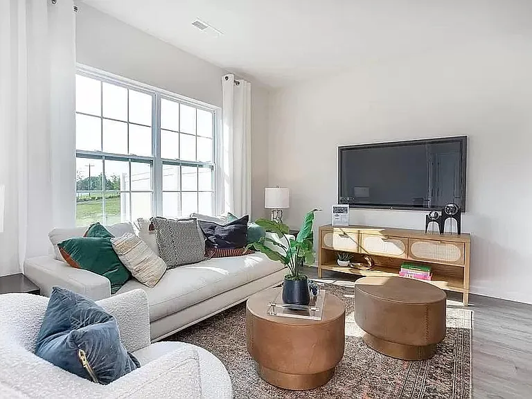 5637 Carrington Ct — Photo 3