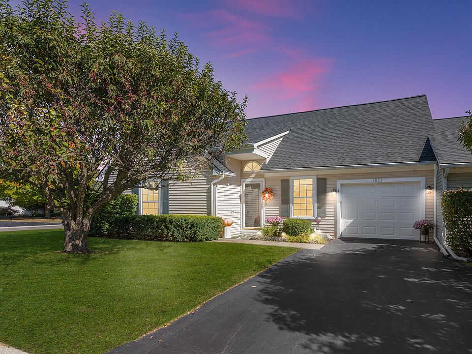 1st image of 1023 Sandpiper Dr #15