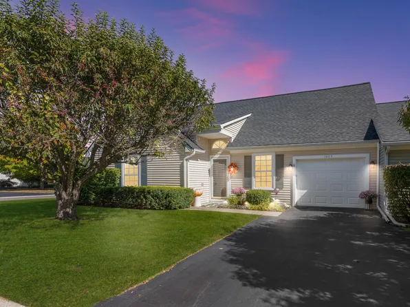 1023 Sandpiper Dr #15, Waterford, MI 48328