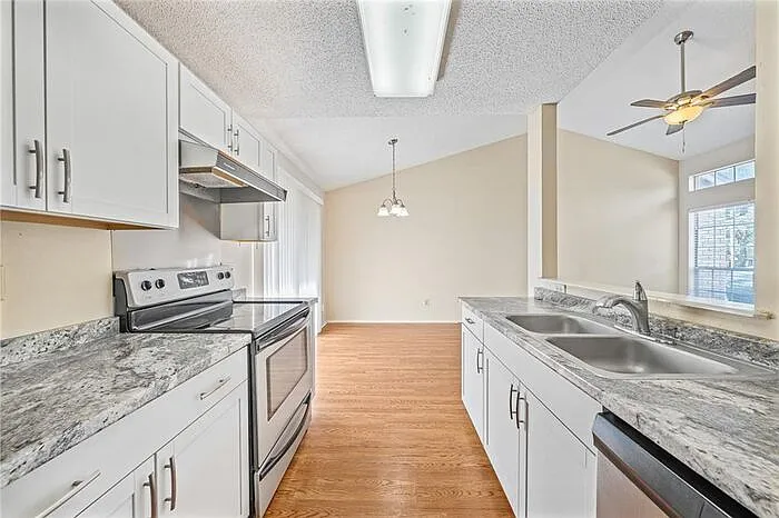 1015 E Yager Ln #84 — Photo 6