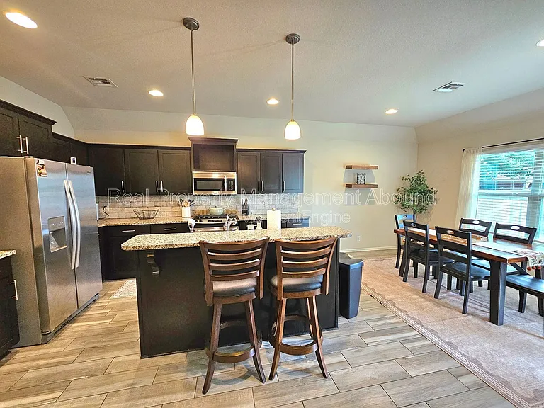14727 S Urbana Ave — Photo 19