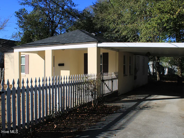 2355 Devere St — Photo 1