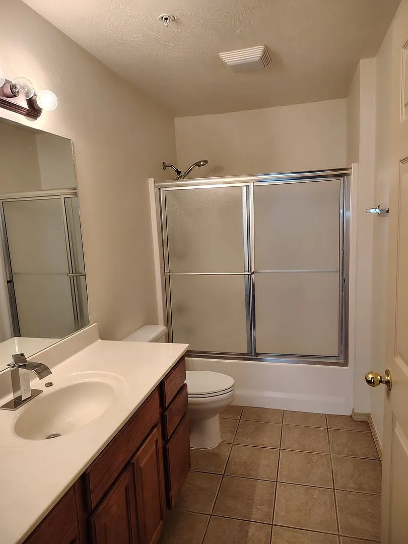 Condo for rent — Photo 3