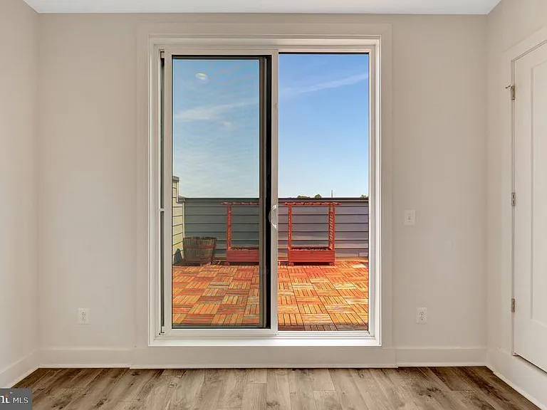 11247 Beaker St — Photo 36