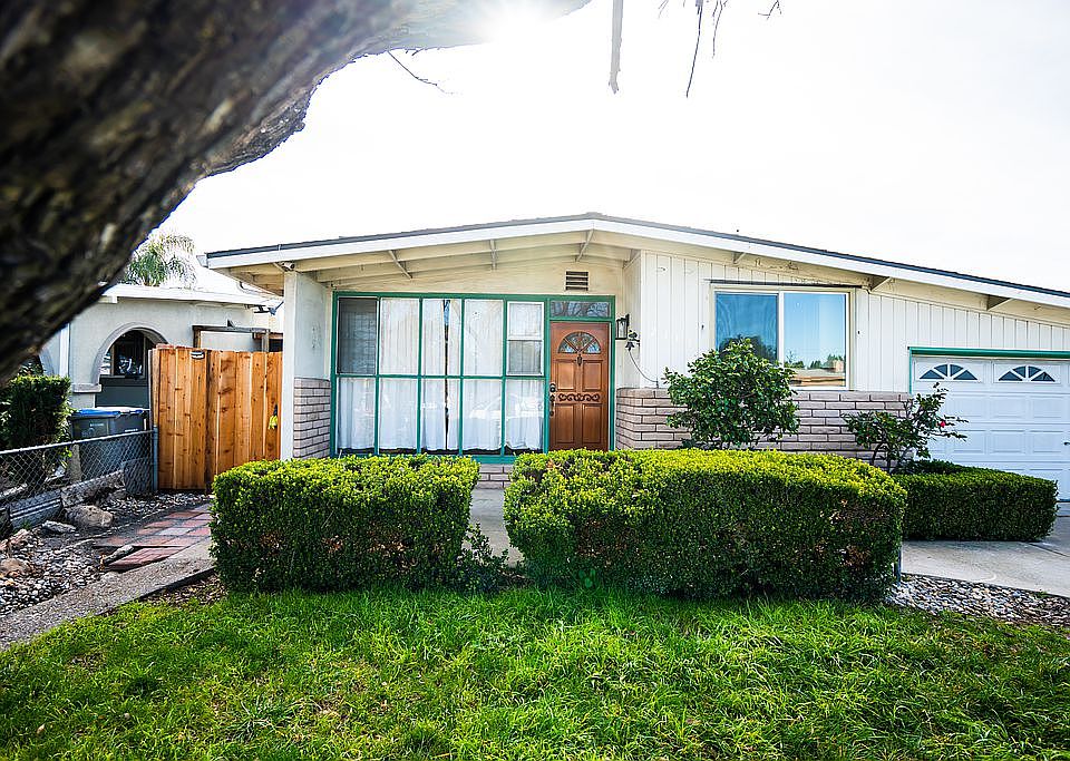 1st image of 2744 Dublin Dr