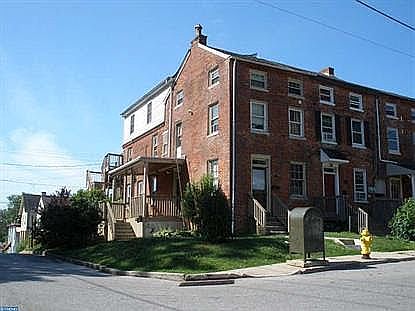 1st image of 330 E Linden St