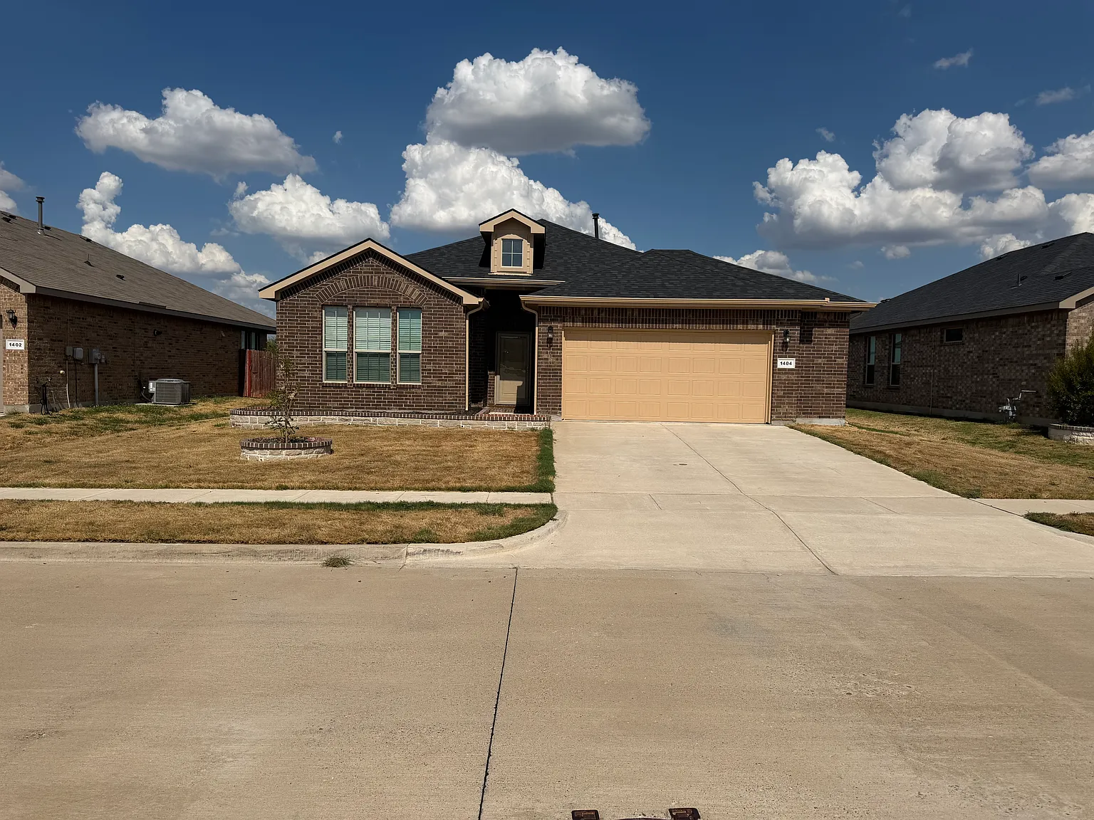 4 bed, 2189 sqft, $2,400 — Photo 1