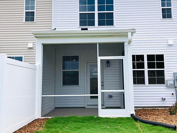 3rd image of 1106 Gemma Dr